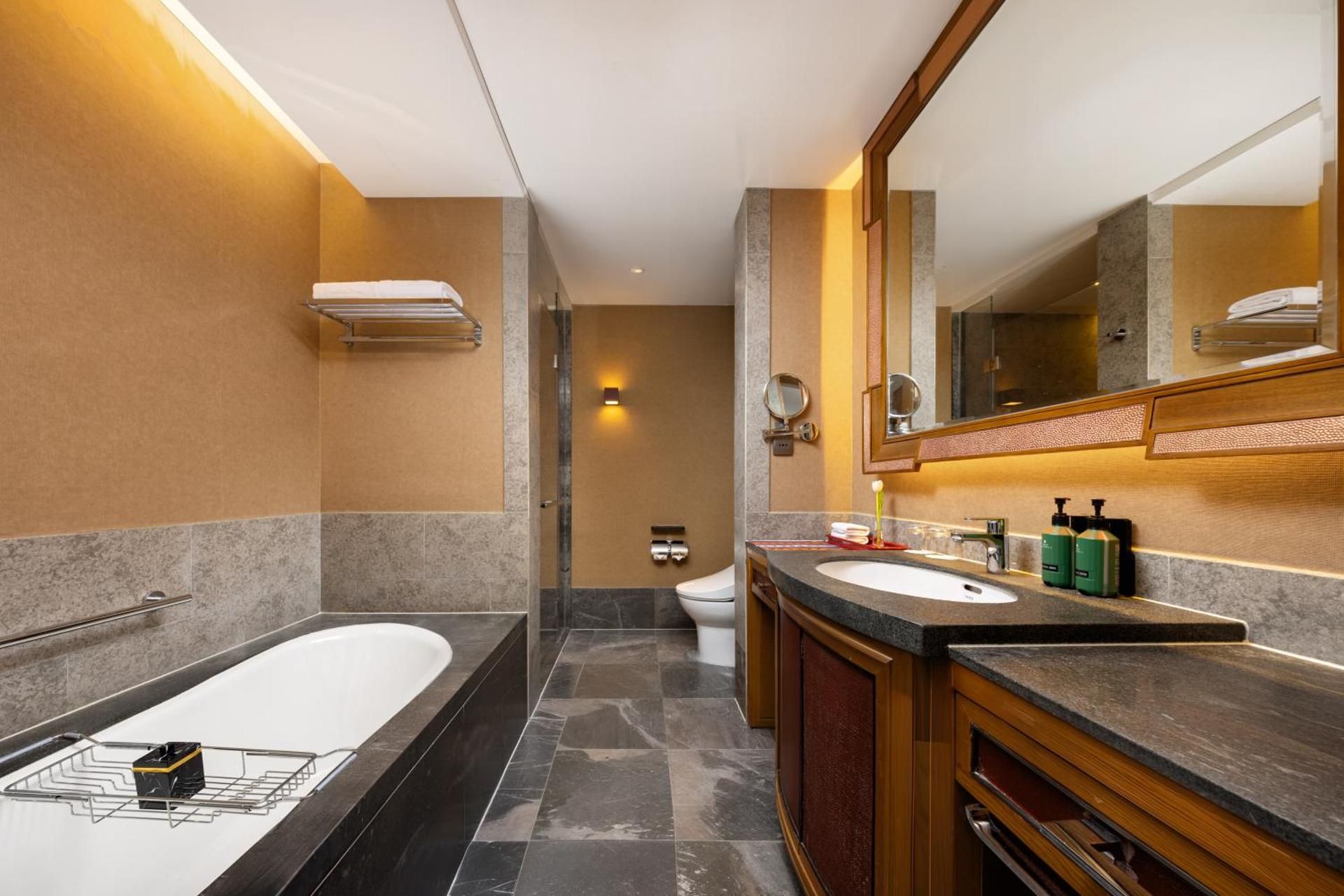 Executive Suite--Enjoy The Mountain Scenery Of the Plateau And The Afterglow Of the Sunset