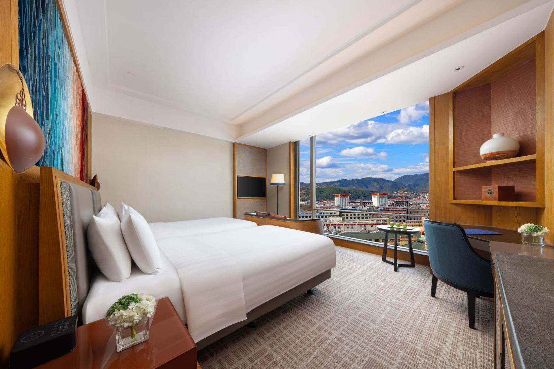 Deluxe Panoramic Room Twin--Overlooking Songzanlin Temple And Admiring The Beautiful Scenery Of The City