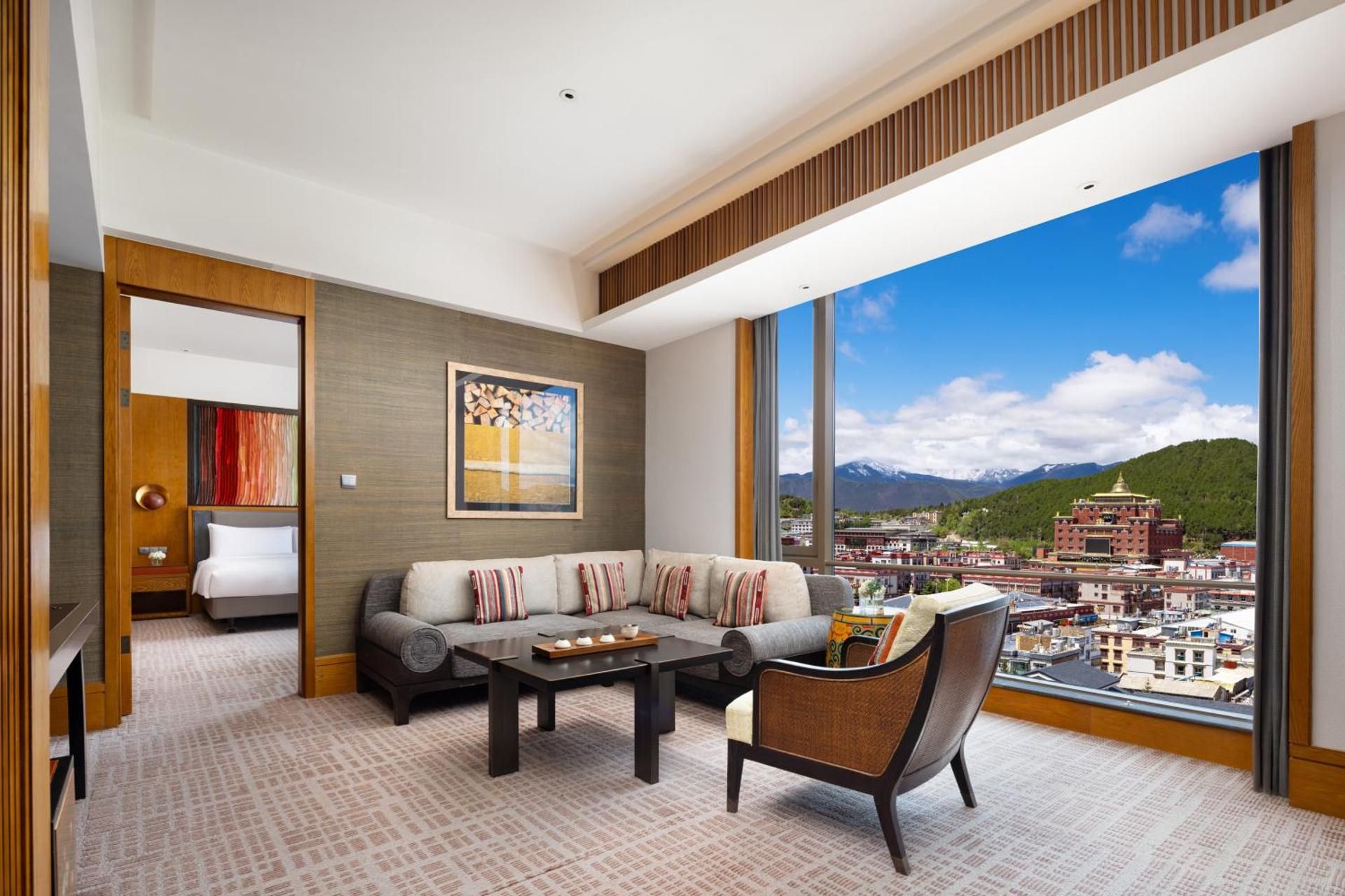 Executive Suite--Enjoy The Mountain Scenery Of the Plateau And The Afterglow Of the Sunset