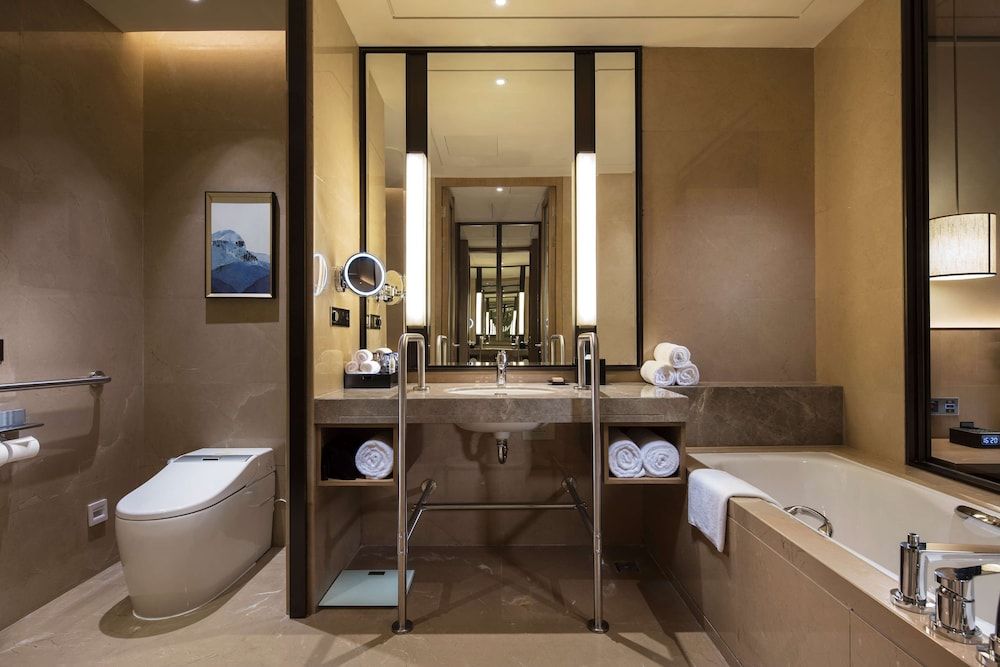 King Accessible Room