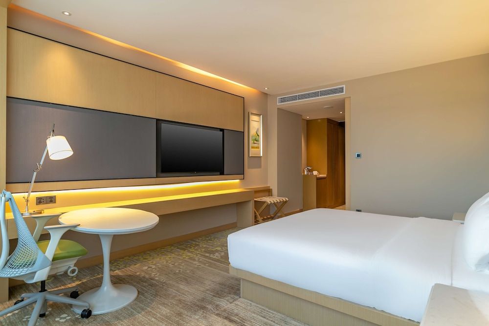 Deluxe Room, 1 King Bed