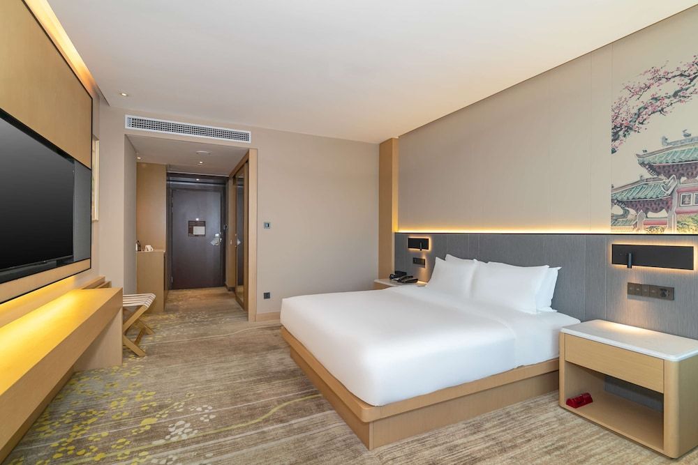 Deluxe Room, 1 King Bed