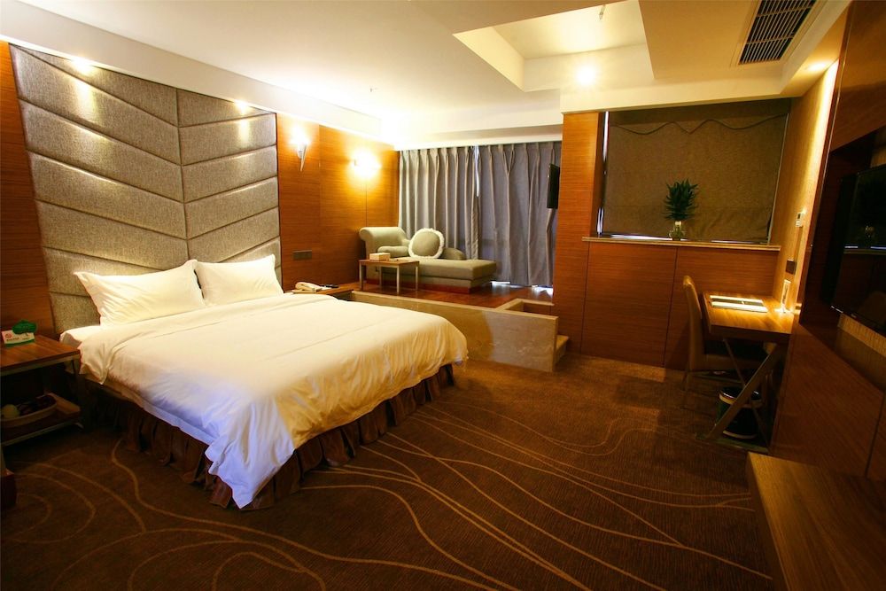 Deluxe Room, 1 King Bed