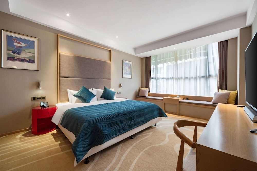 Executive Suite, Multiple Beds, Smoking
