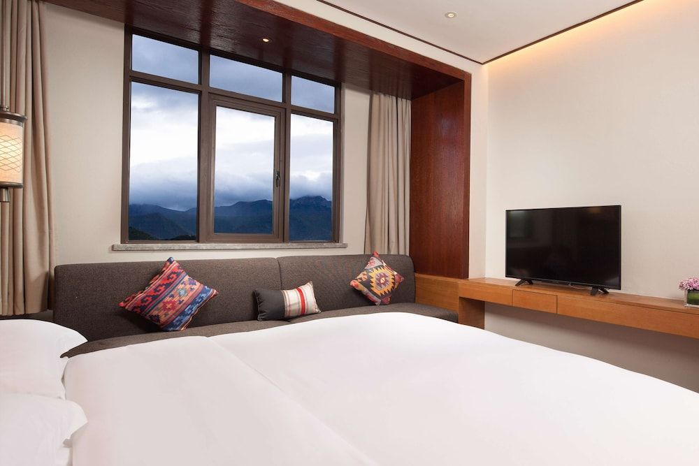 Deluxe Room, 1 King Bed, Smoking