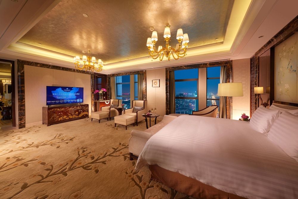 Executive Non-Smoking King Bed Room