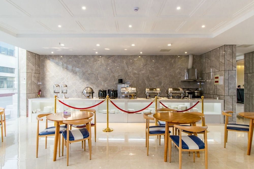 undefined Ease Cloud Hotel 9