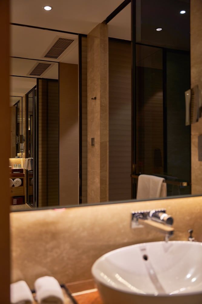 Cheery Dragon Canal Hotel Hangzhou Cocoon Warehouse Elegant (King Bed) 15