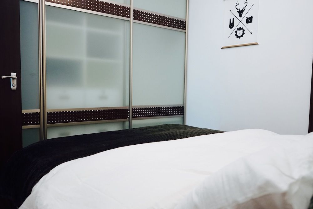 GoNative Downtown Apartment Xuhui Family Suite, 3 Bedrooms, 2 Bathrooms 2