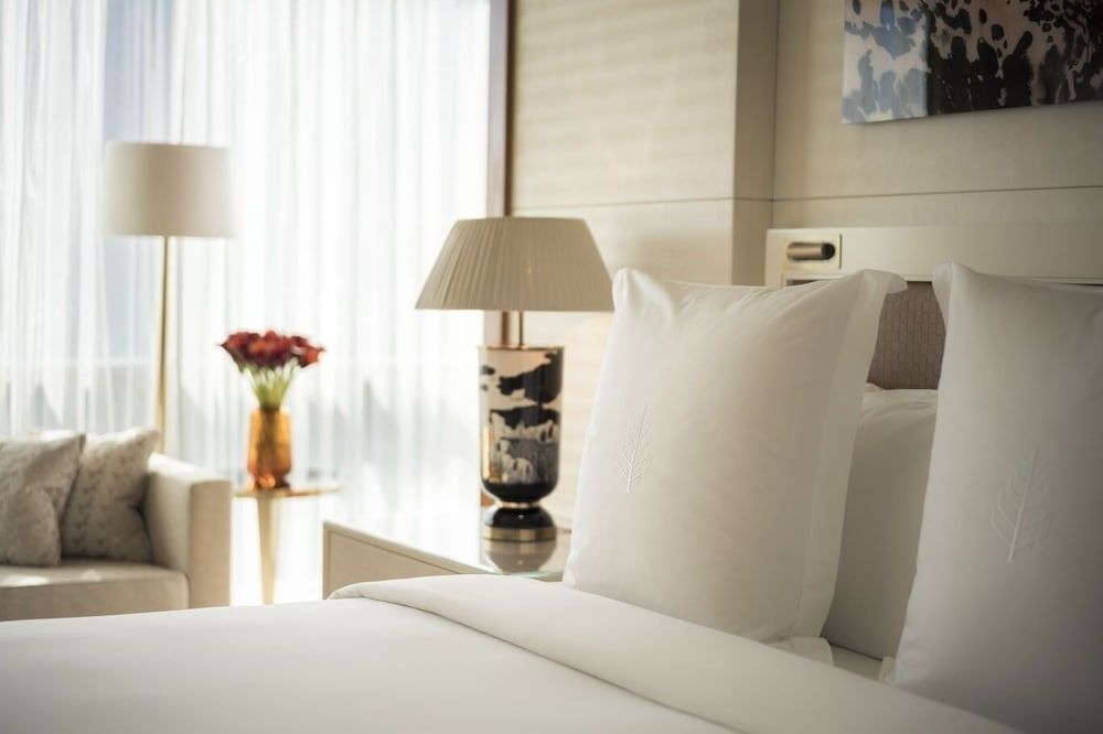 Four Seasons Hotel Tianjin Deluxe Suite