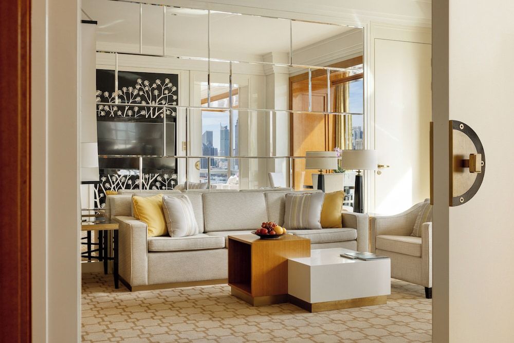 Four Seasons Hotel Tianjin Premier Suite 7