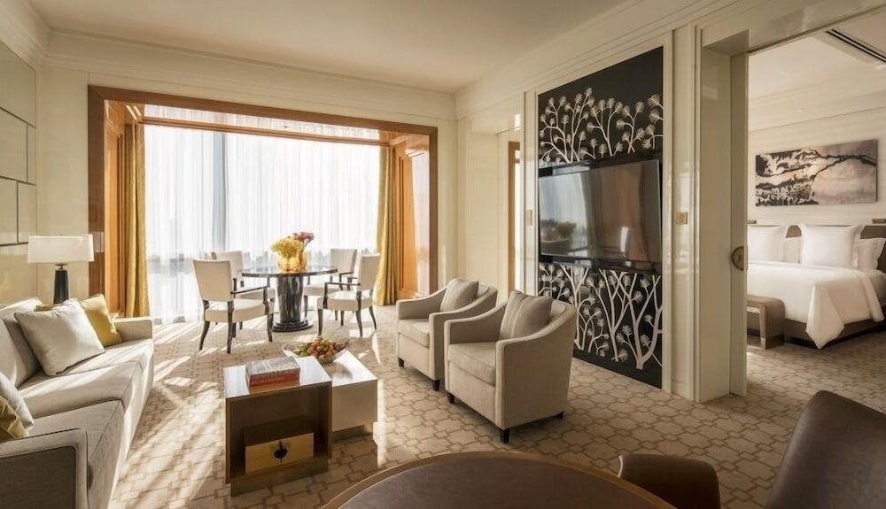 Four Seasons Hotel Tianjin Premier Suite 6