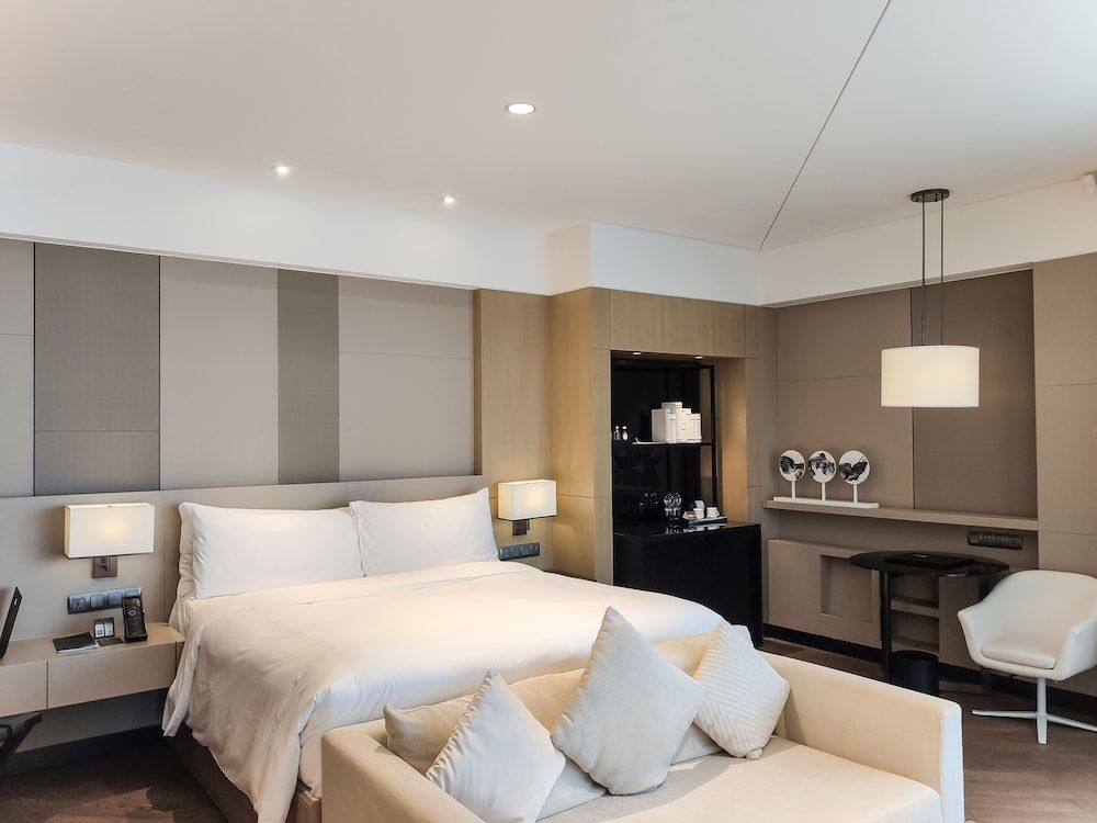 Room, 1 King Bed, City View