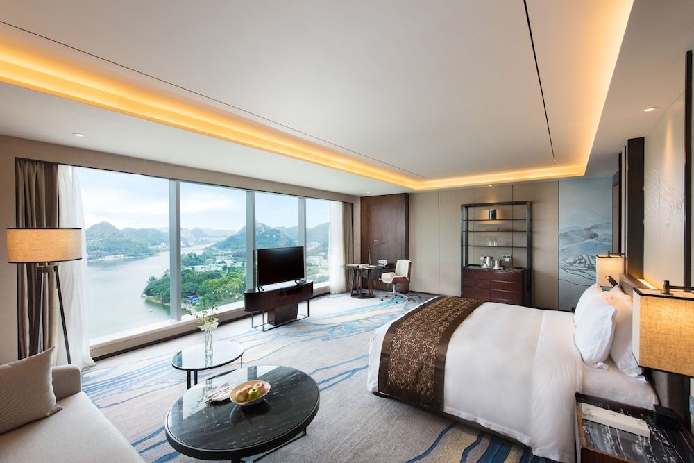 Premier Room, Lake View
