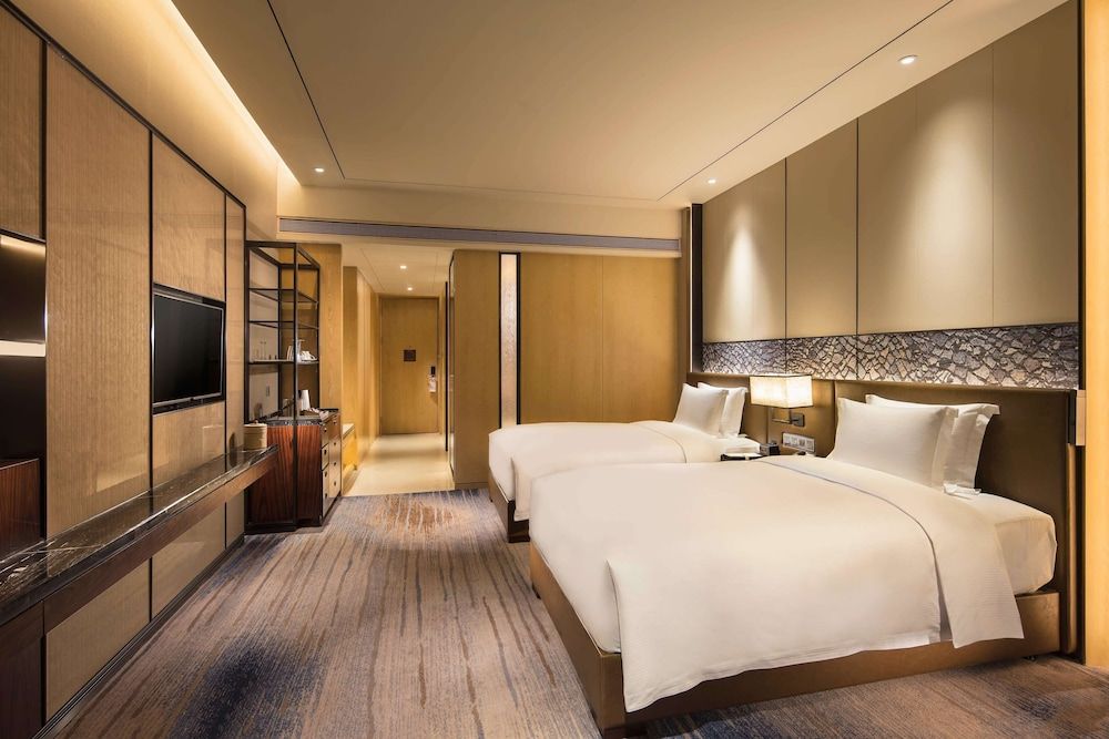 Twin Room, Lake View
