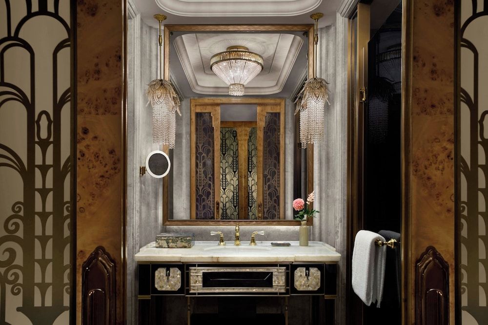 The St. Regis on the Bund, Shanghai Deluxe Room 2