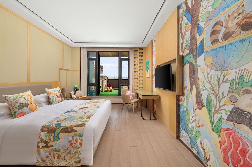 Forest Hut Deluxe Guest Room, l King Bed, Balcony
