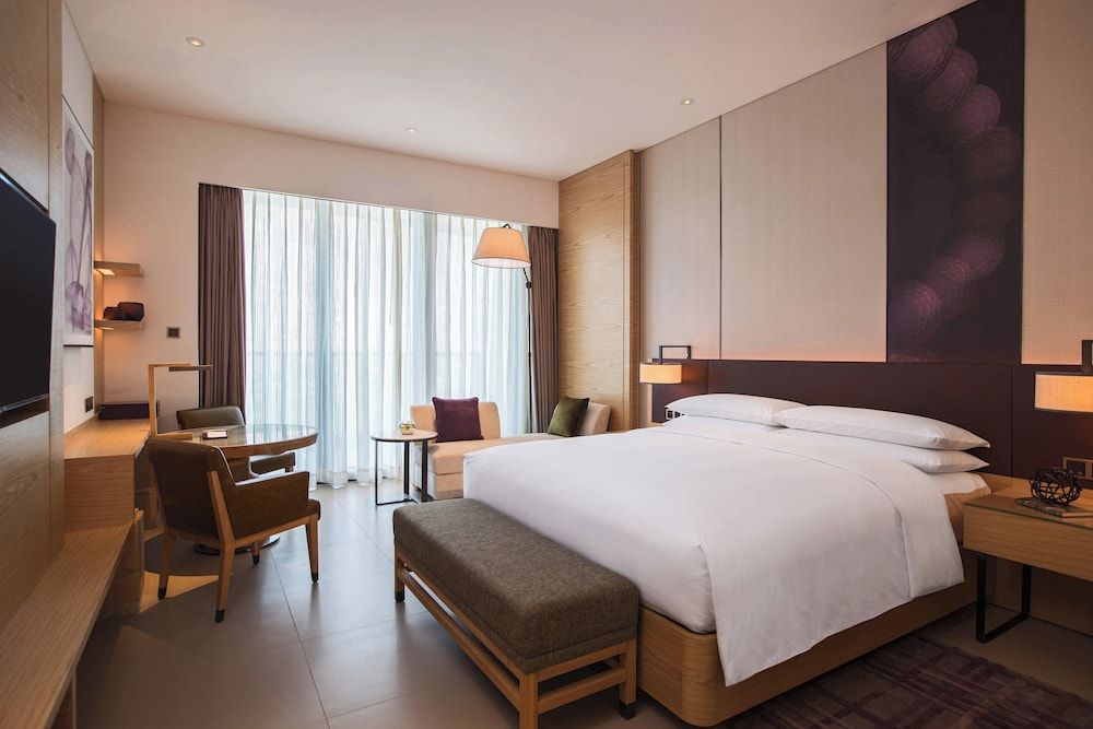Club Room, 1 King Bed