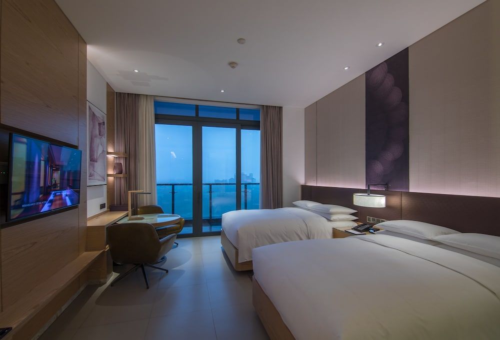 Room, 2 Double Beds, Golf View