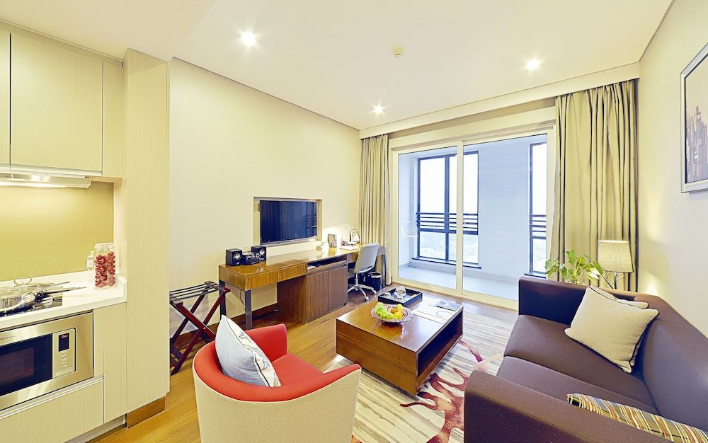 One-Bedroom Deluxe Apartment
