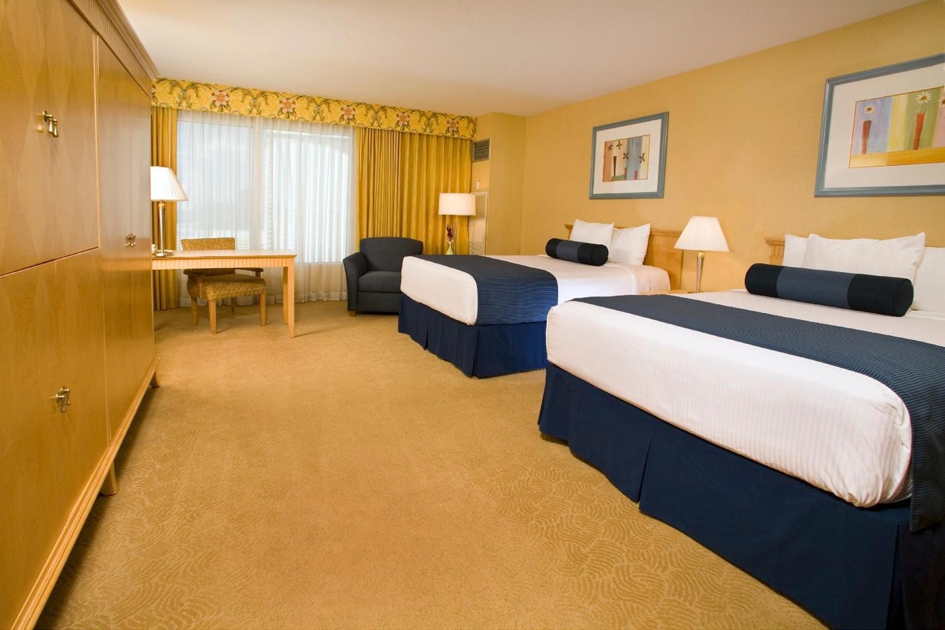 Rendezvous Tower Premier Queen Room