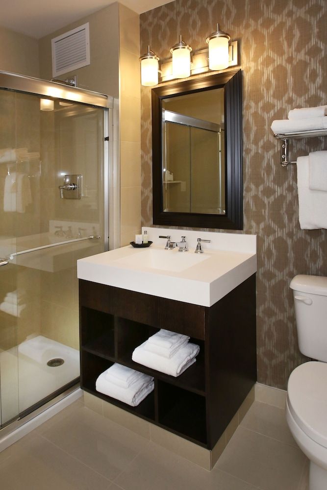 Resorts Casino Hotel Atlantic City Deluxe Room, 1 King Bed 8