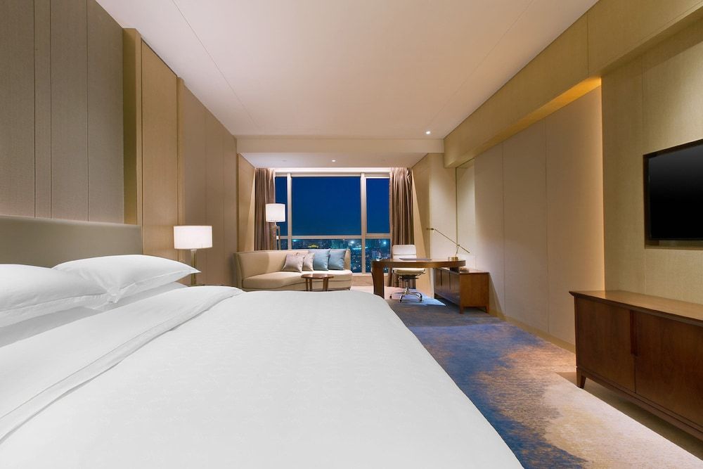 Room, 1 King Bed, City View