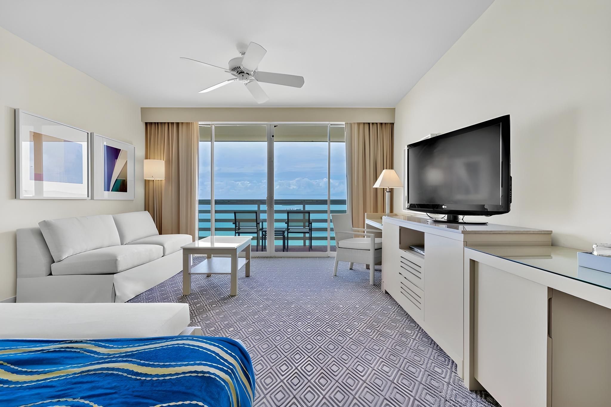 Las Vistas Ocean View King Bed