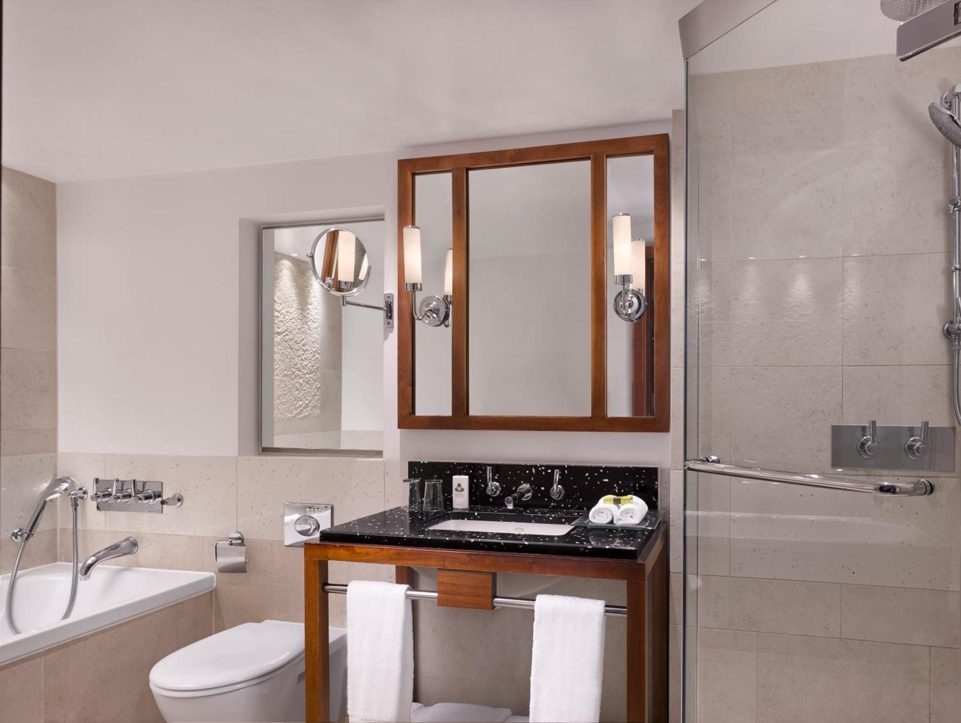 Hyde Park Suite