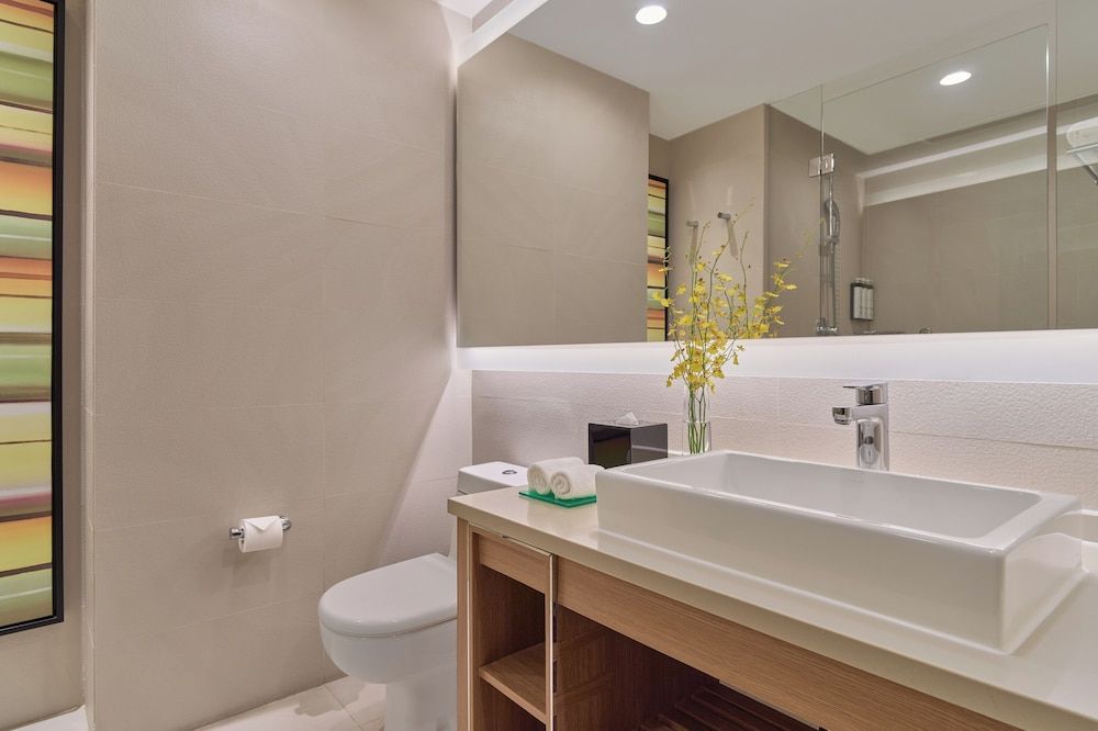 Hyatt House Shenzhen Airport Room, 1 King Bed (Den) 3