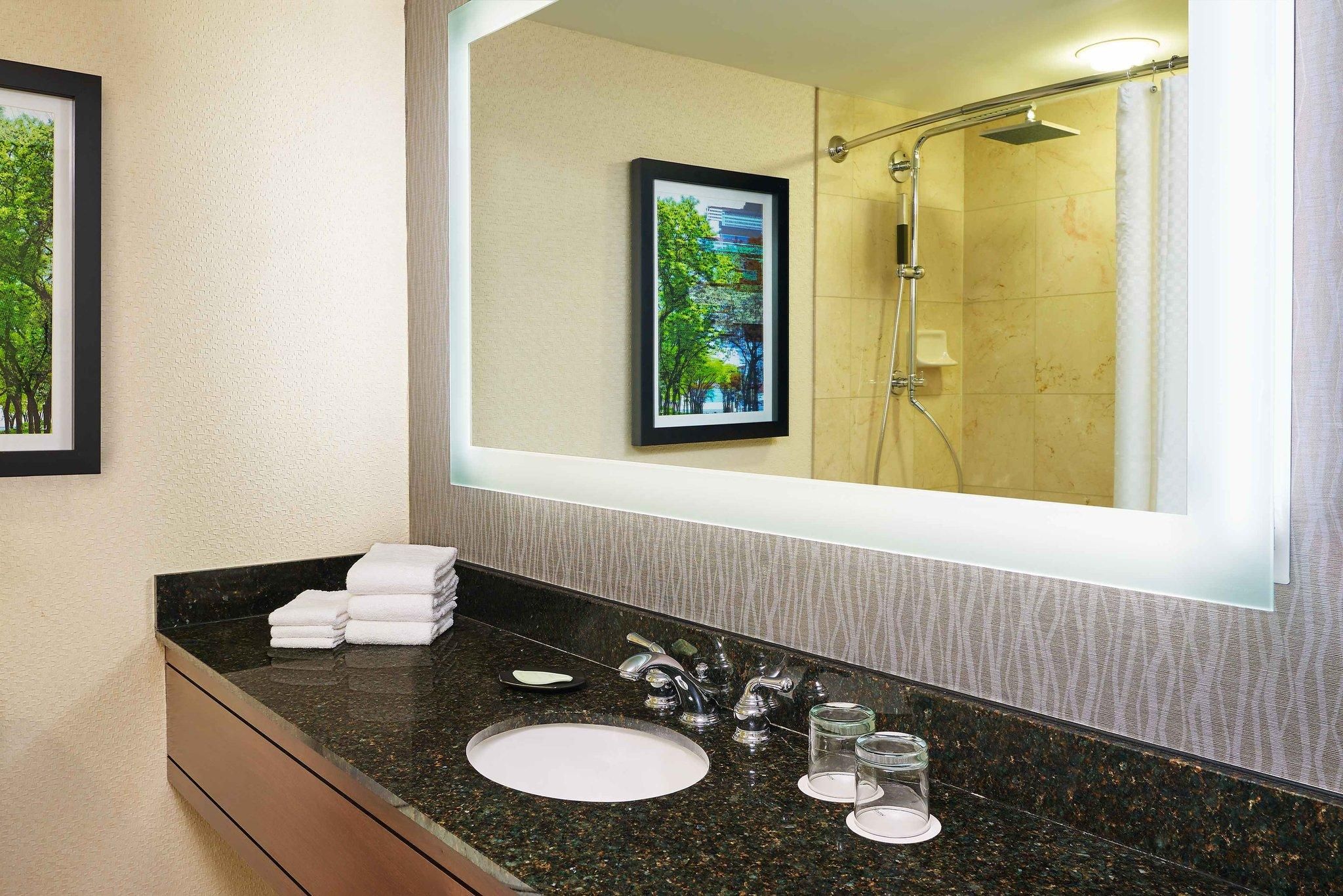 Lake View 2 Double Beds, Guest room, 2 Double, Partial lake view