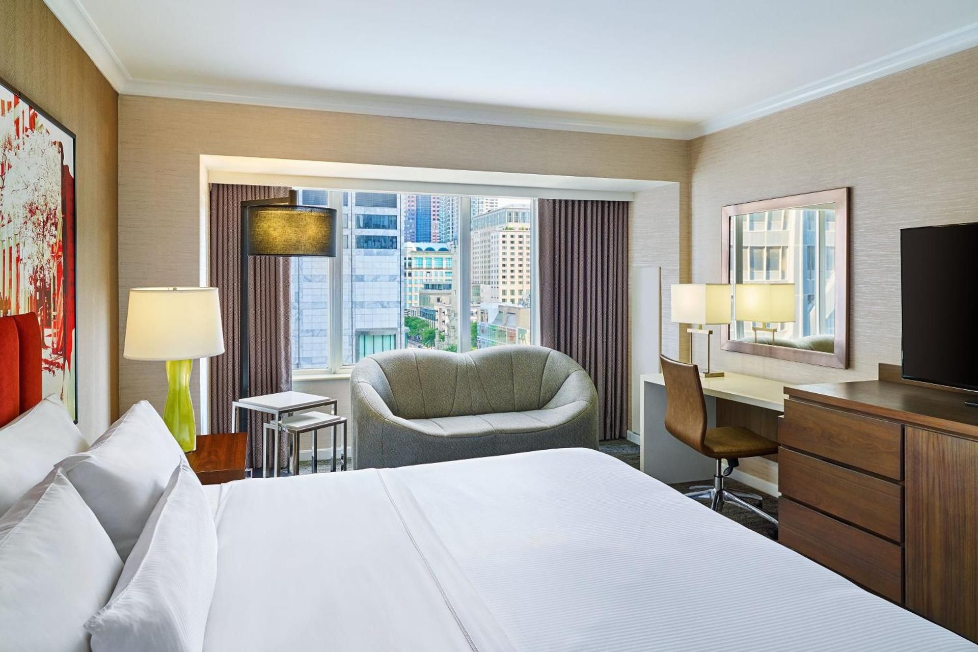 City View 1 King Bed, Guest room, 1 King, Michigan Avenue view
