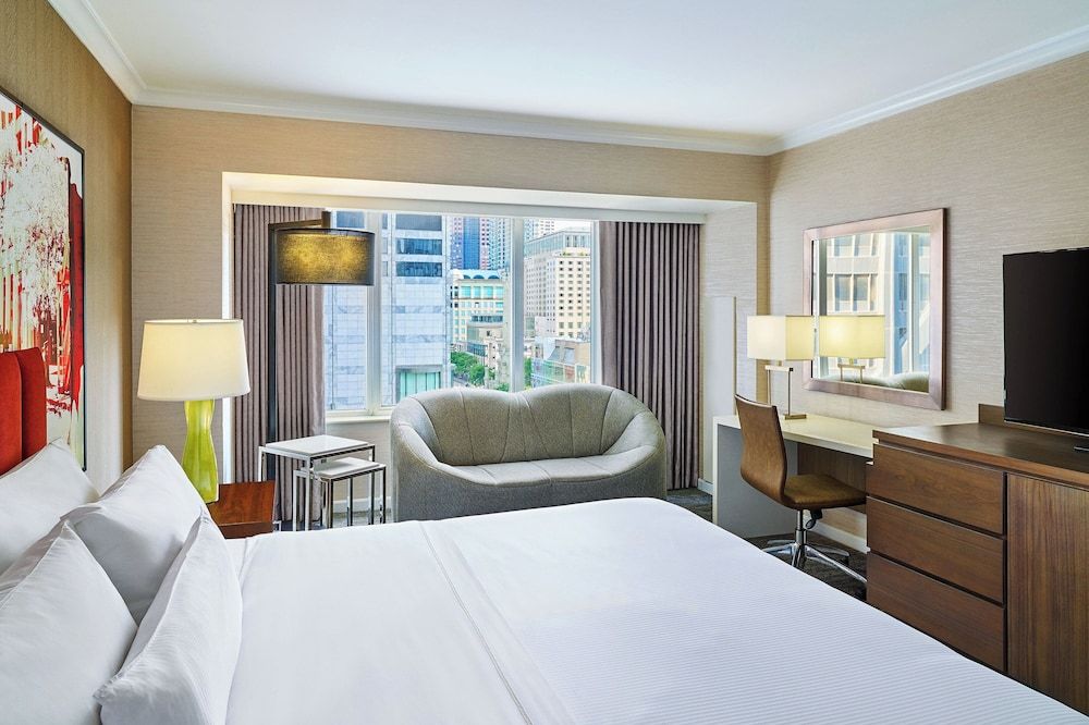 The Westin Michigan Avenue Chicago Traditional Room, 1 King Bed 5