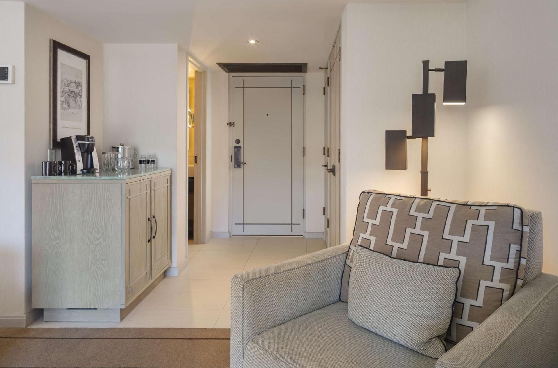 RESORT ROOM - BALCONY - TWO QUEEN BEDS