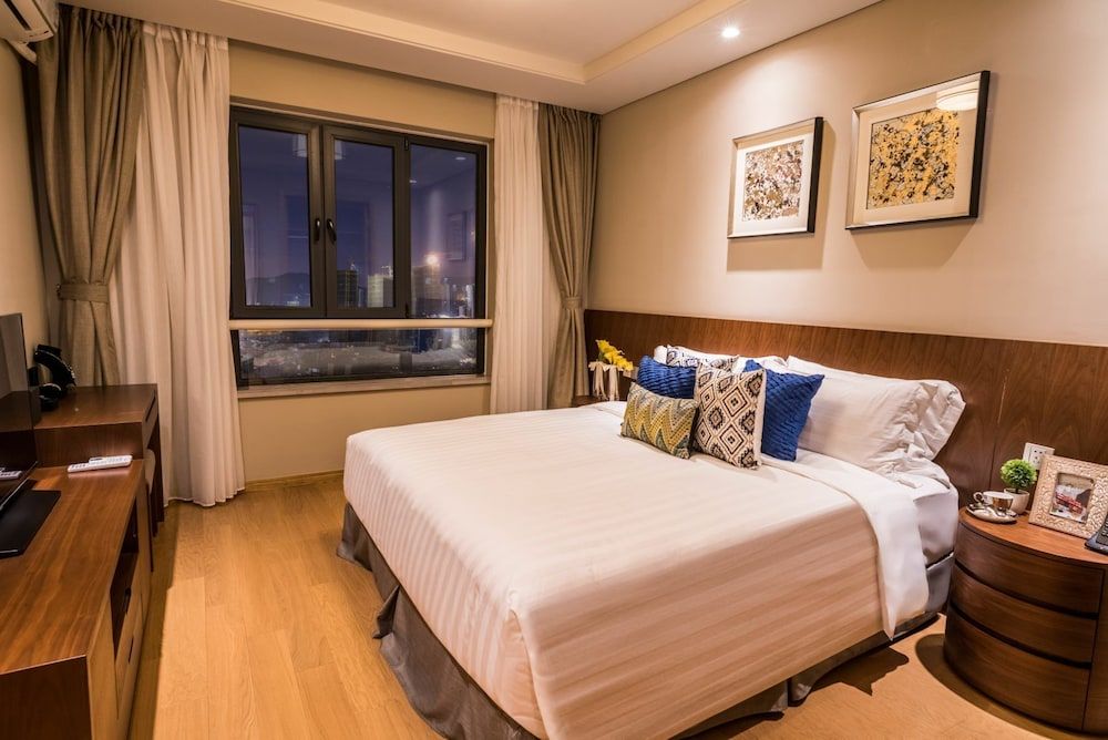 Green Court Place Jinqiao Middle Ring Shanghai Two Bedroom Superior