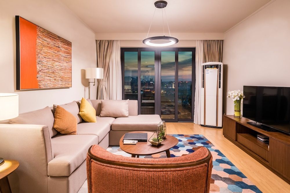 Green Court Place Jinqiao Middle Ring Shanghai Two Bedroom Superior 3