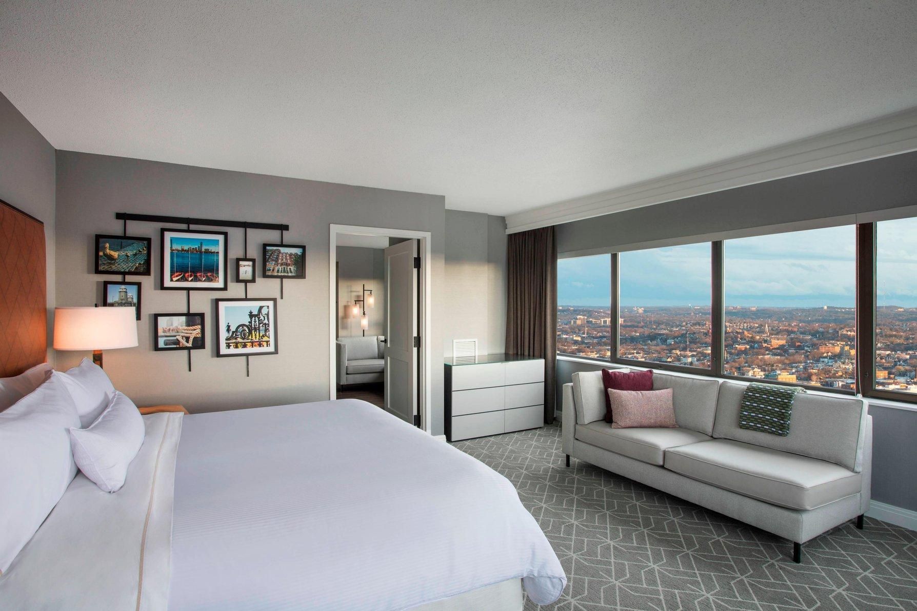 Executive 1 Bedroom Suite, 1 Bedroom Executive Suite, 1 King, City view, Corner room