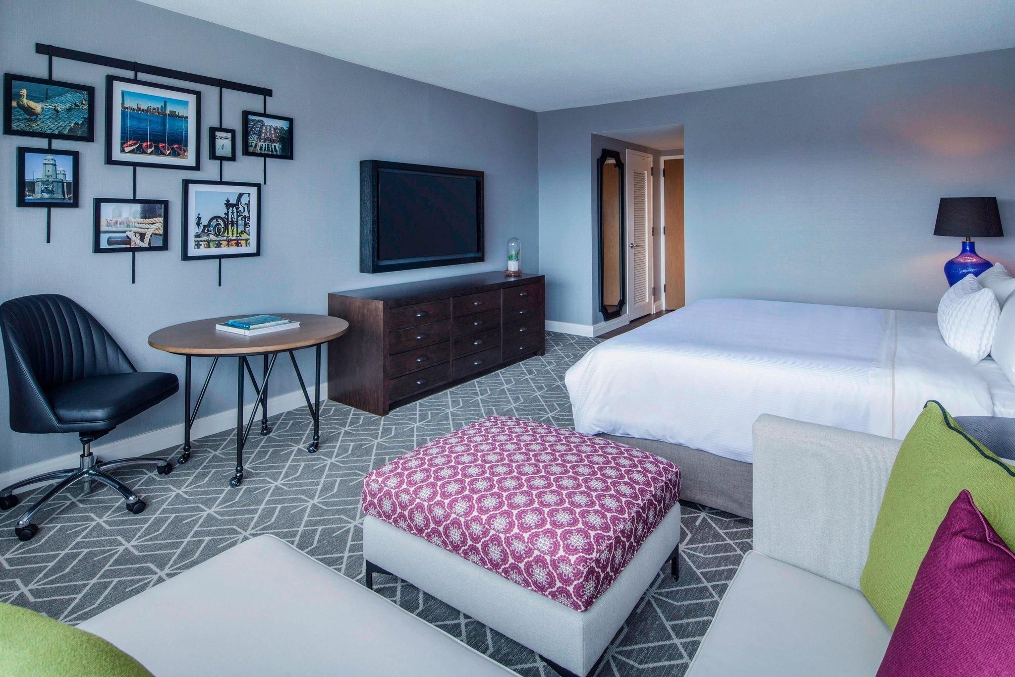 River View Guest Room, Guest room, 1 King, Charles River view, River view, High floor