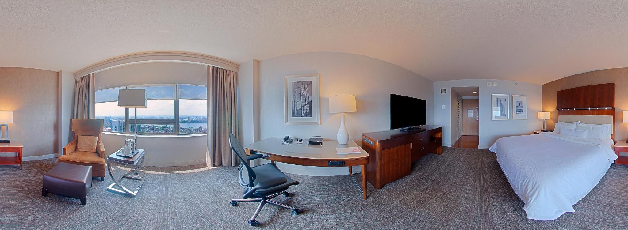 Guest room, 1 Queen, Partial City view, Low floor
