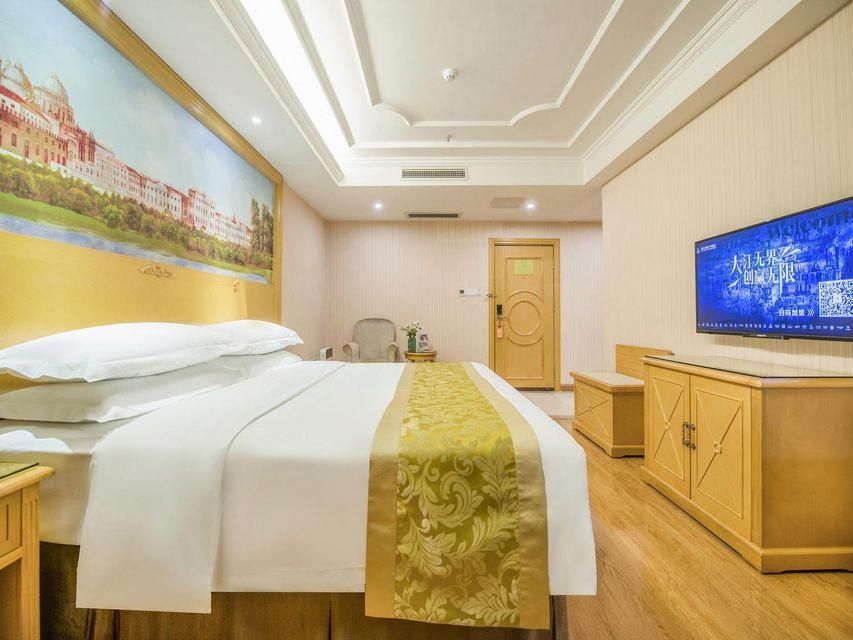 Double Room with Mah-jongg Table