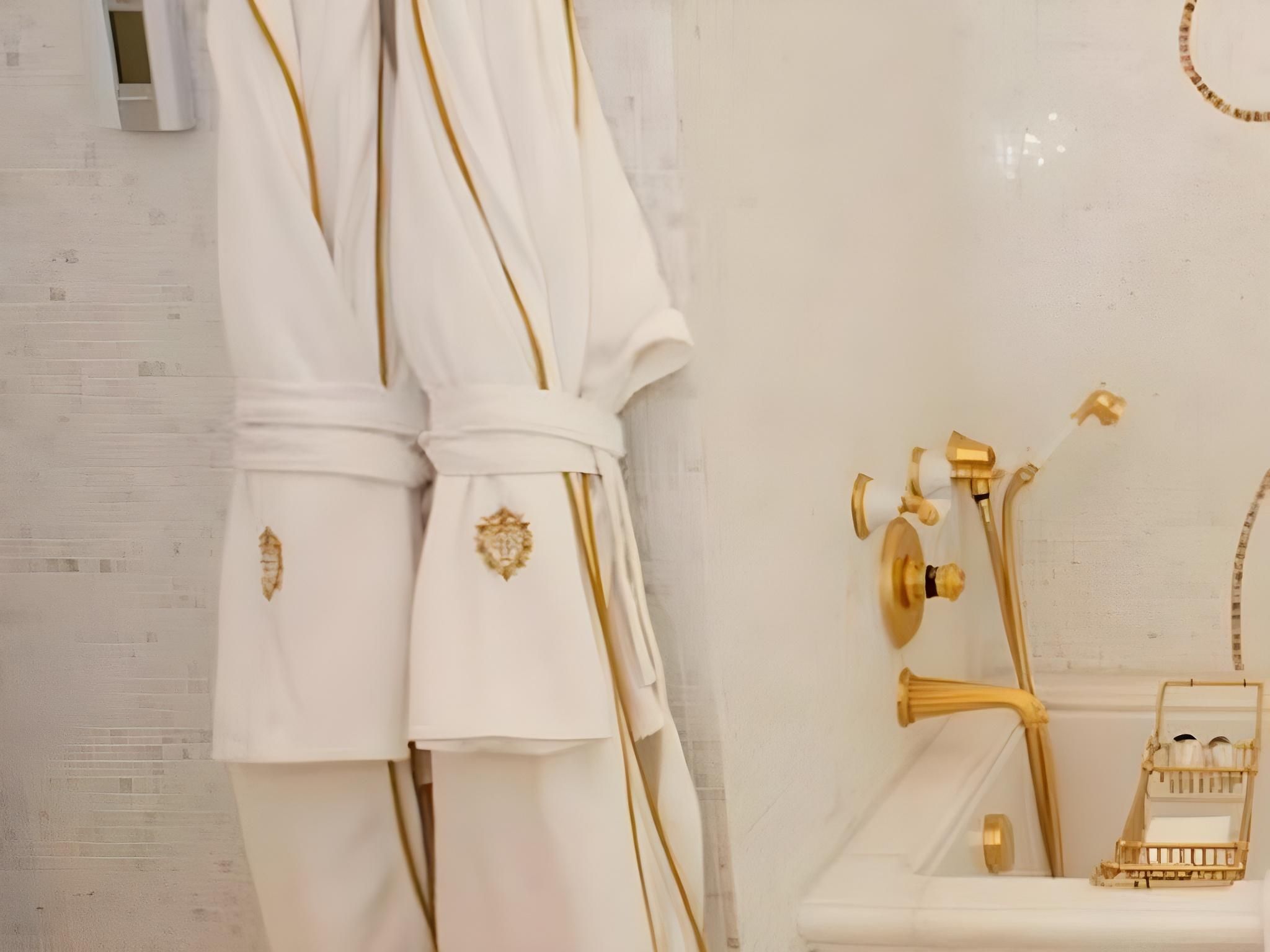 Grand Deluxe King Room