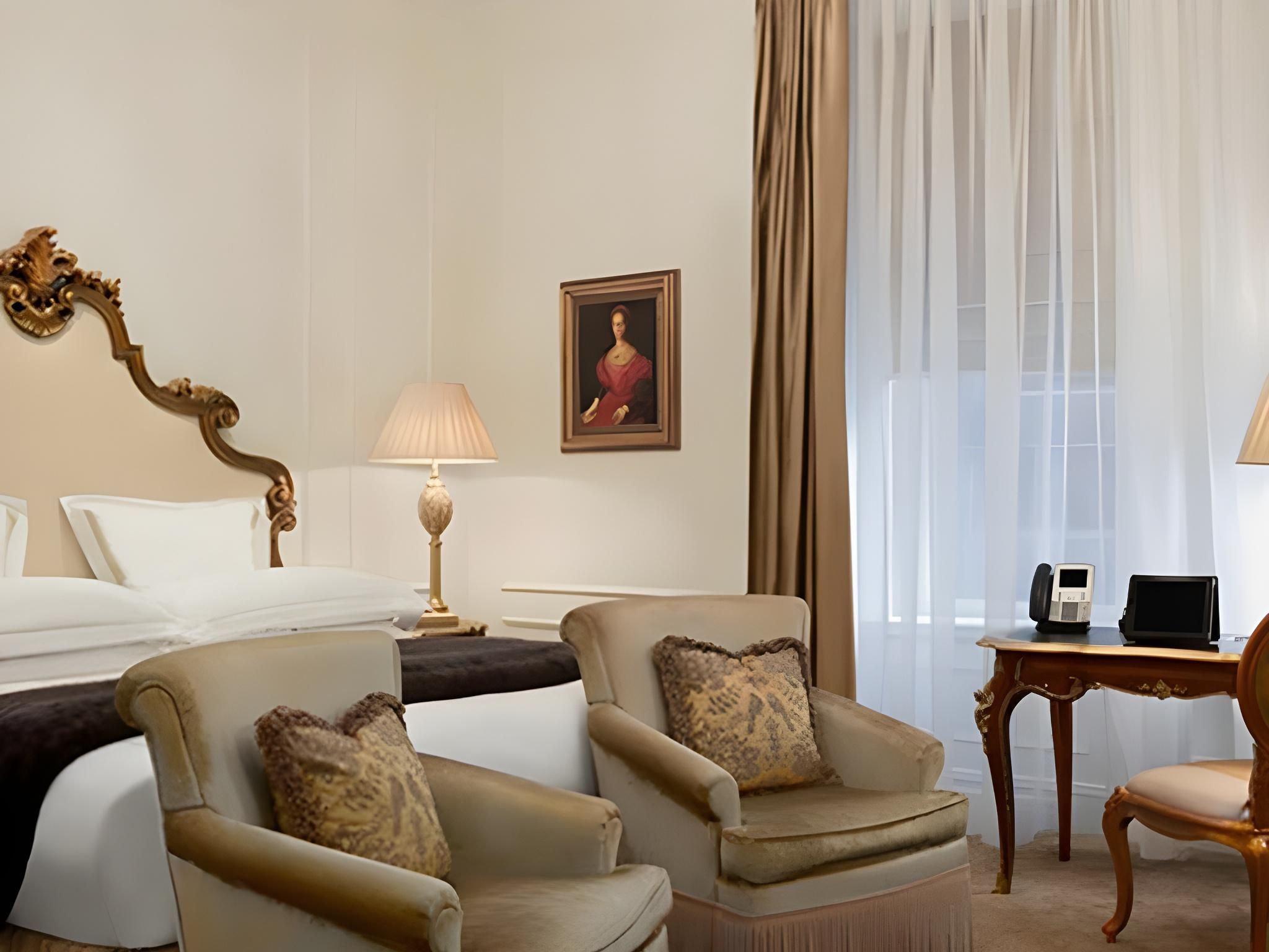 undefined The Plaza - A Fairmont Managed Hotel 9