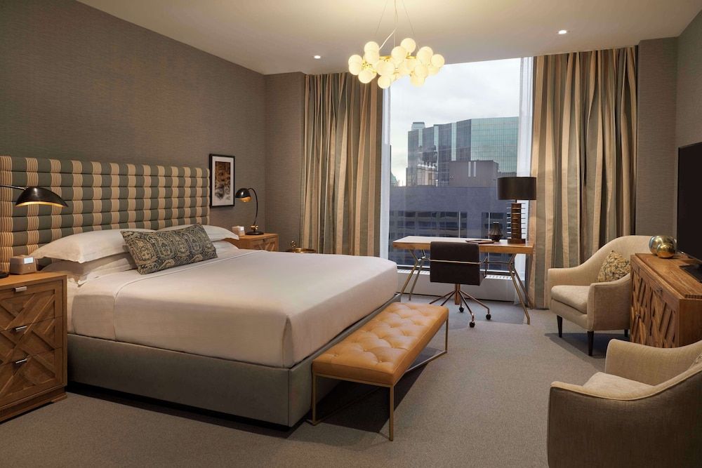 undefined Hilton Toronto 3