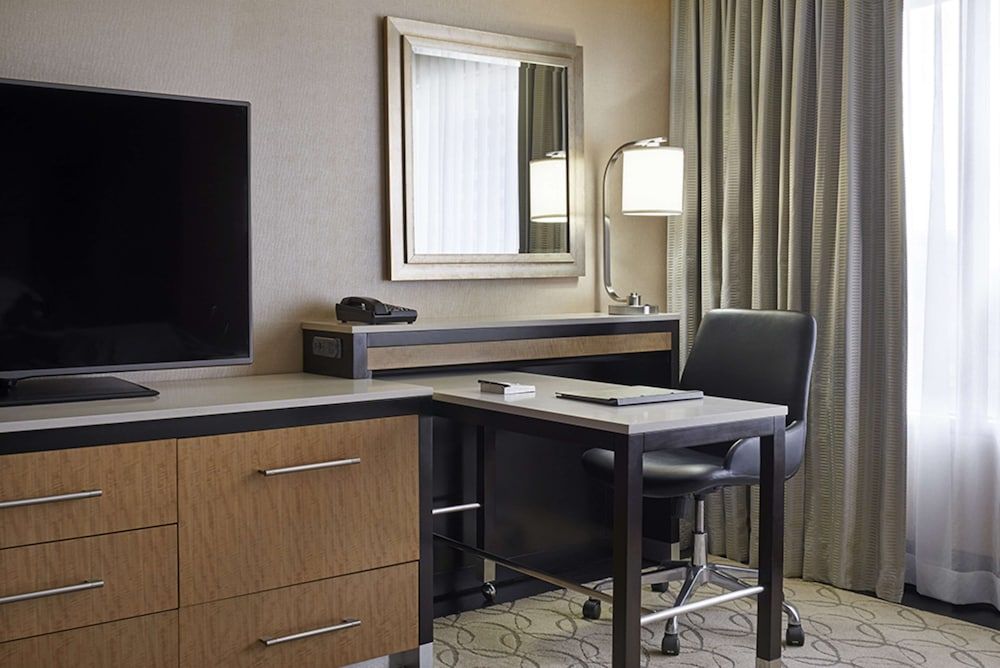 undefined Hilton Toronto 10