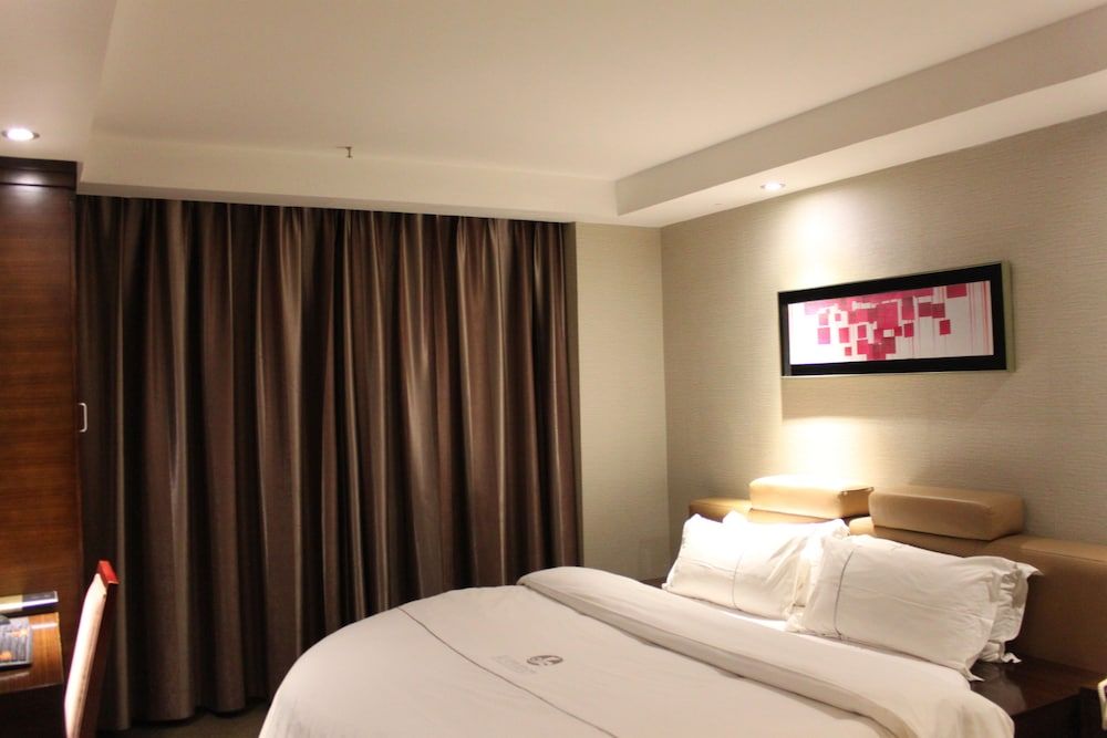 undefined Huangpu Hotel 3