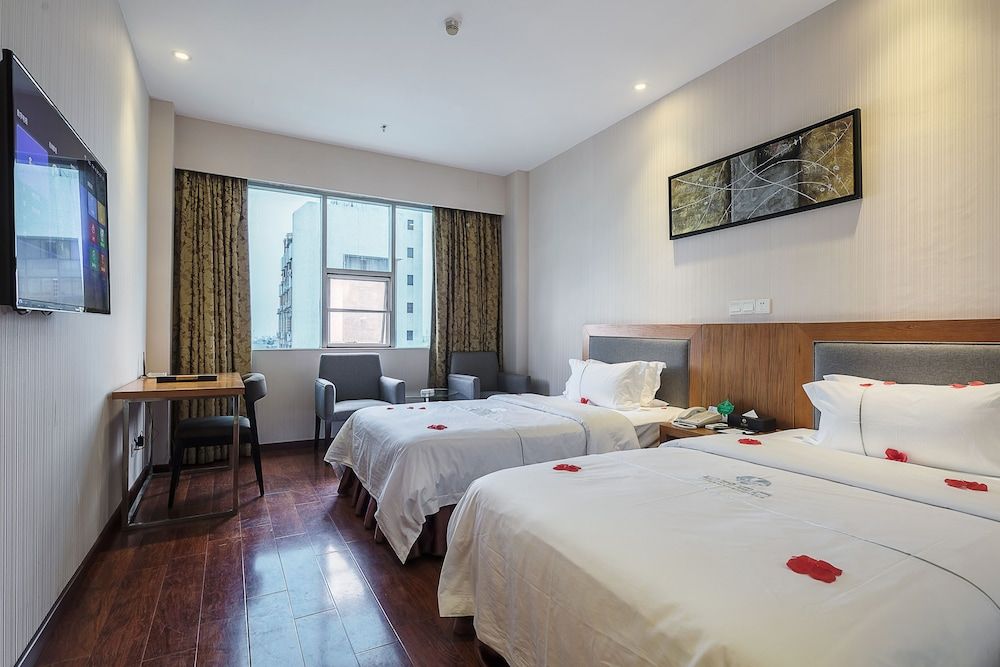 Huangpu Hotel Deluxe Twin Room 4