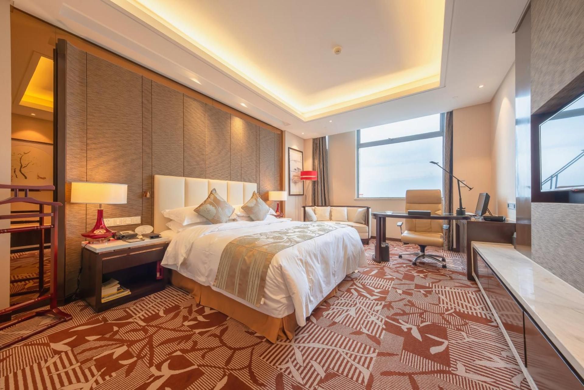 Executive King City View