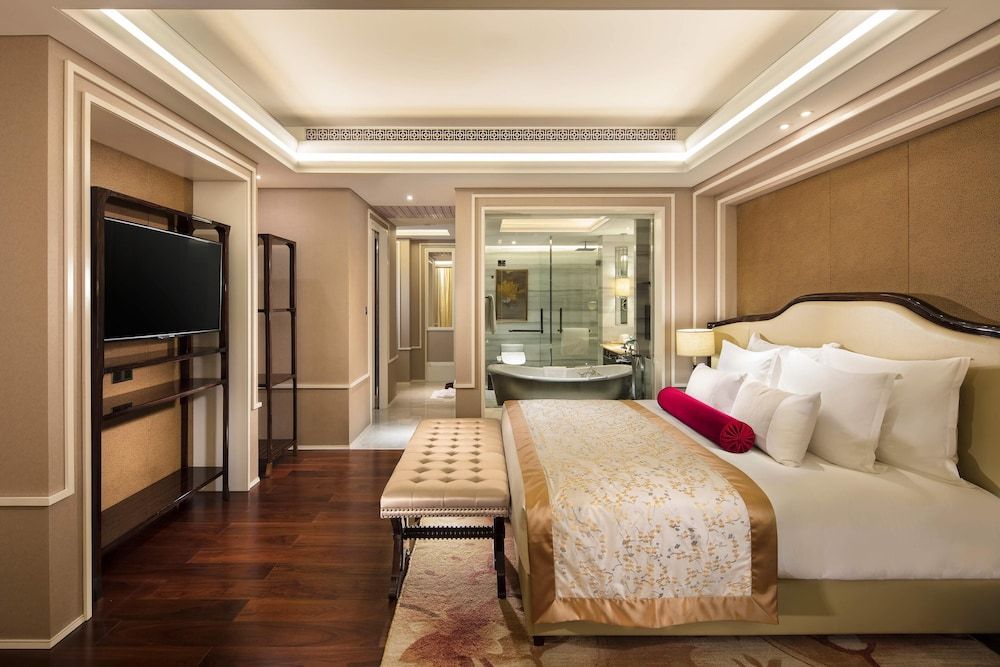 Deluxe Suite, 1 King Bed