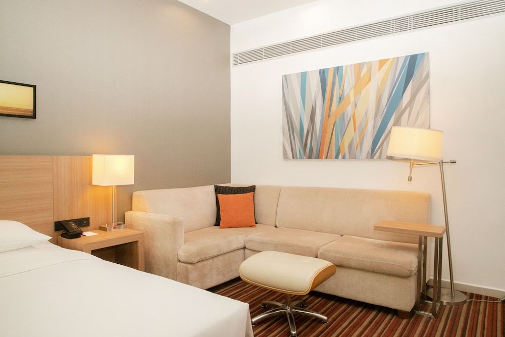 Hyatt Place Shenzhen Airport Hyatt Place Room with 1 King bed and No Sofa Bed 6