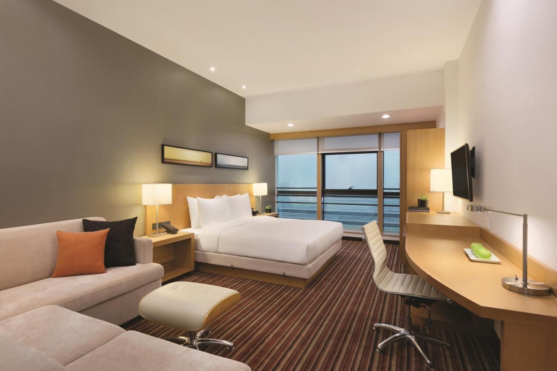 Hyatt Place King (no Sofa Bed)